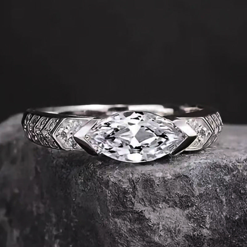 Light Luxury Eye of Horus Moissanite 925 Silver Ring