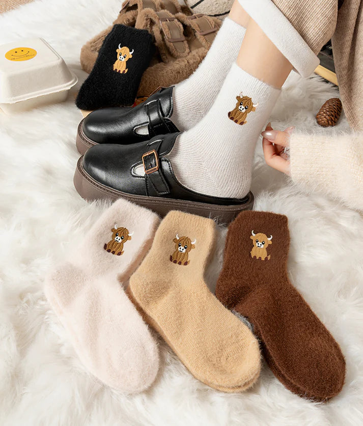 🔥Women's Cute Warm Highland Cow Embroidered Plush Socks