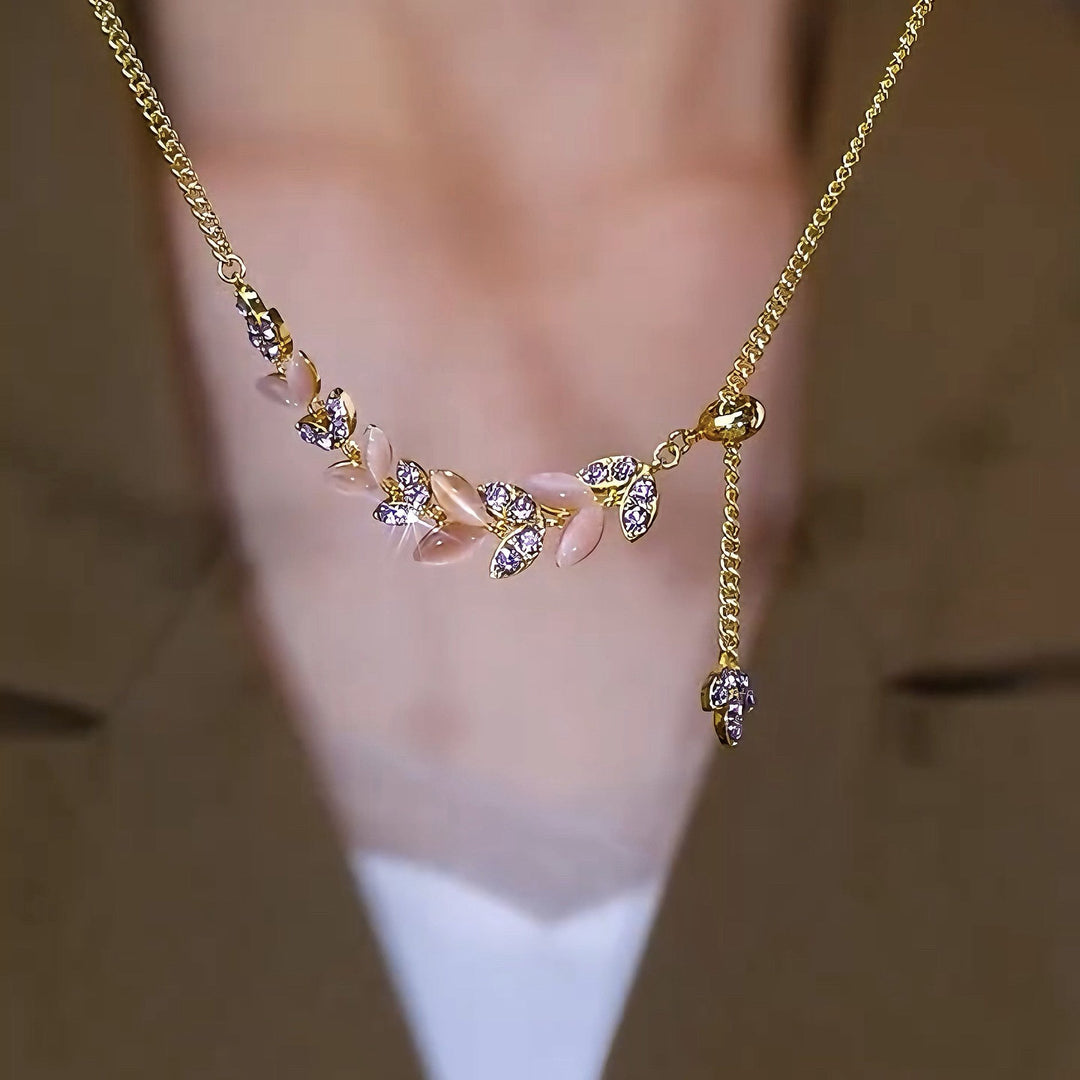 Pink Leaf Diamond-Inlaid Drawstring Clavicle Chain (Gentle Mature Style Series)