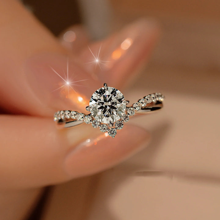 Twisted Band Accent Diamond Ring (Women's Luxury Elegant Style)