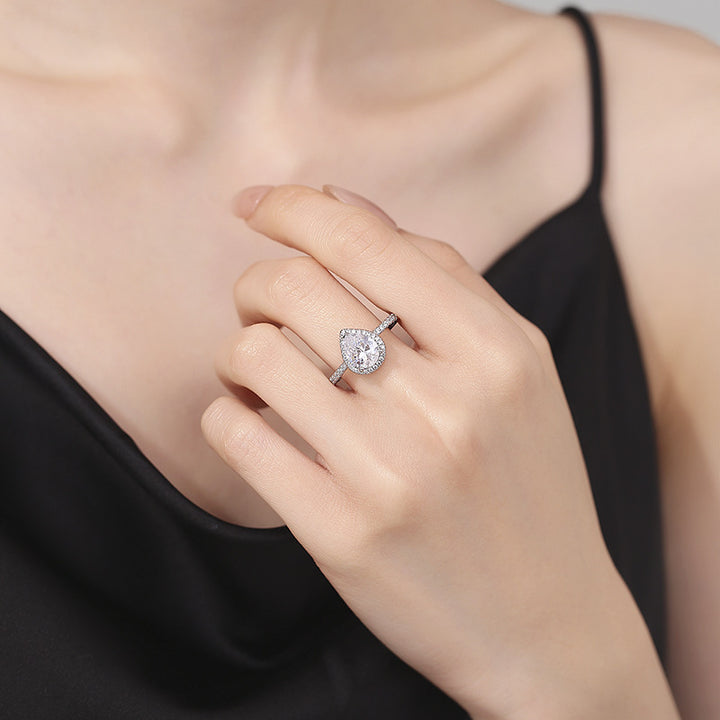 Pear Diamond Halo Ring (Women's Luxury Elegant Style)