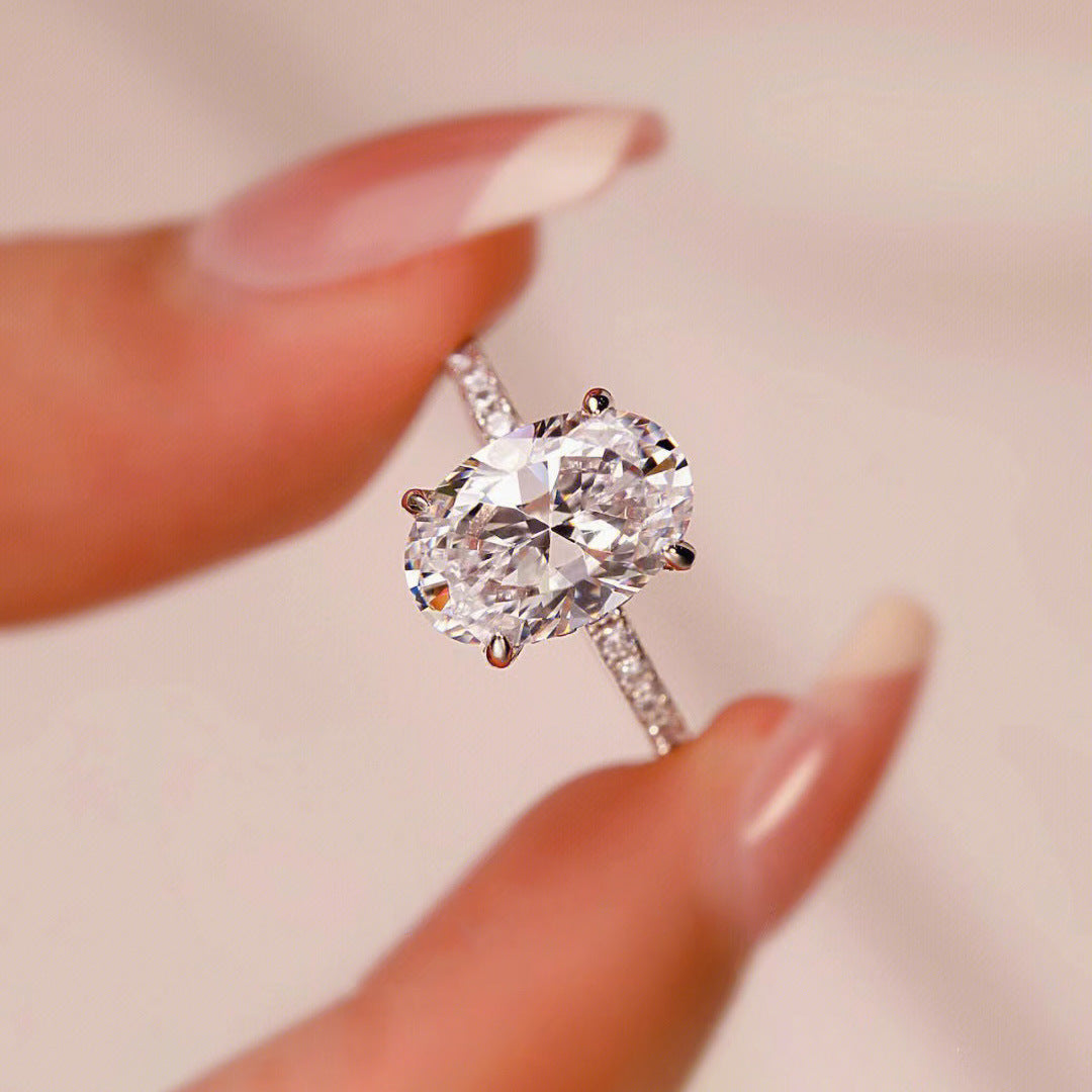 Oval Center Stone Halo Diamond Ring (Light Luxury Ritual Style Series)