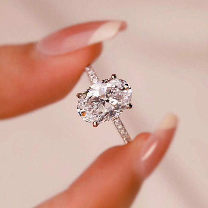 Oval Center Stone Halo Diamond Ring (Light Luxury Ritual Style Series)
