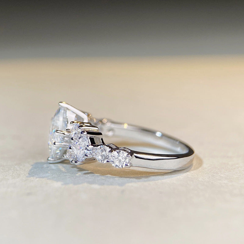 Princess Cut Diamond Staggered Pavé Ring (Light Luxury Niche Elegant Band)