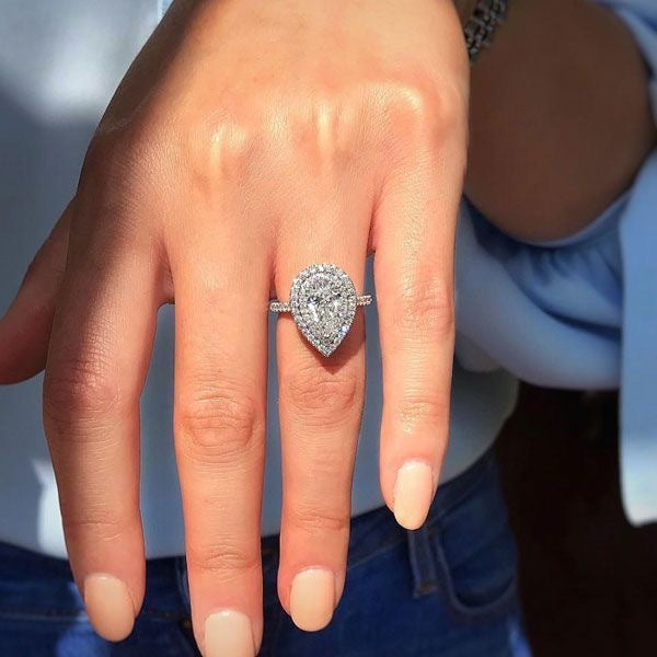 Cone-Shaped Full Zircon Closed Ring for Women
