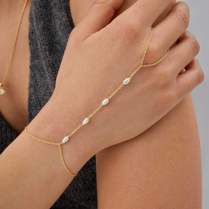 INS Style 18K Gold Plated Titanium Steel Bracelet with Rhinestone Discs & Finger Chain