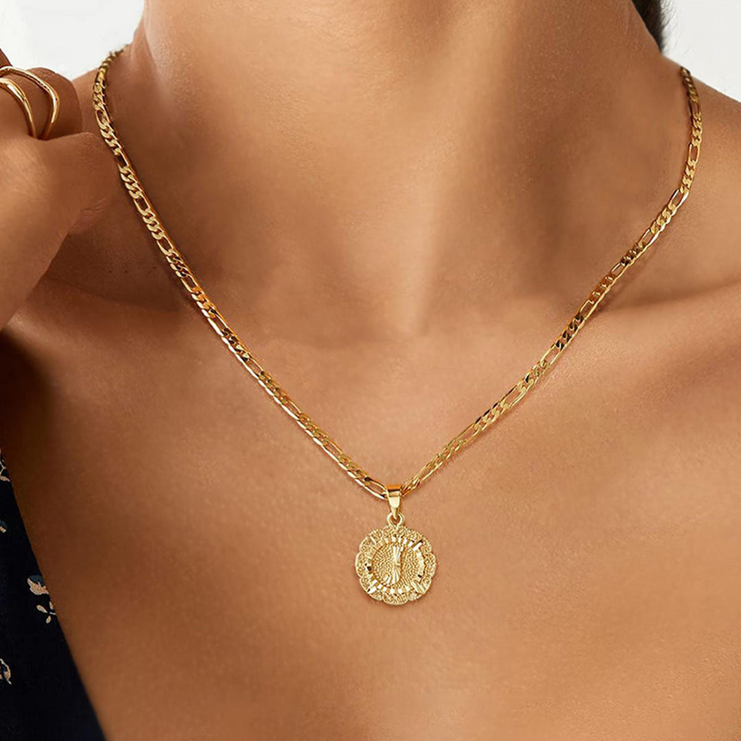 Vintage Lace Round 26 Letter Figaro Necklace, 14K Gold Plated Personal Initial Pendant Clavicle Chain