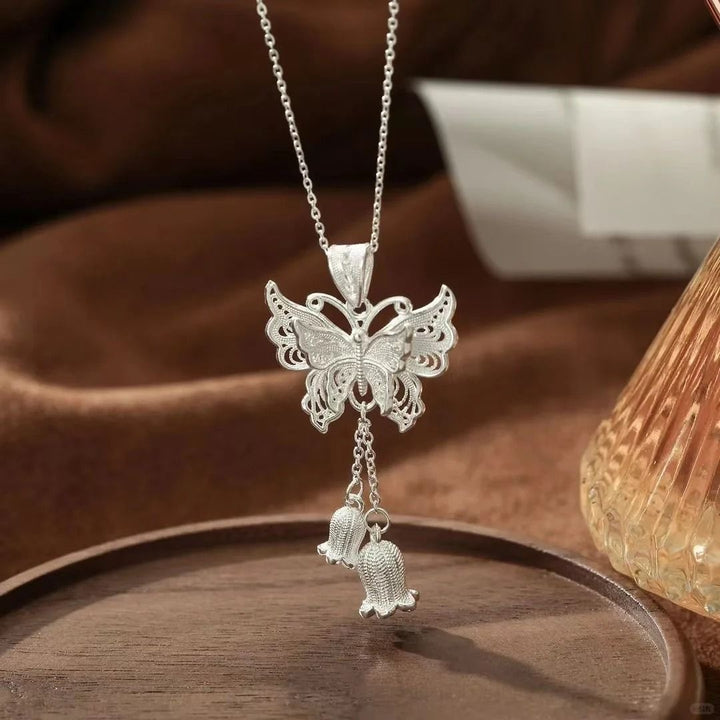 Vintage Double Layer Butterfly Lily of the Valley Pendant Necklace, Antique Silver Ethnic Hollow Pattern Collarbone Chain