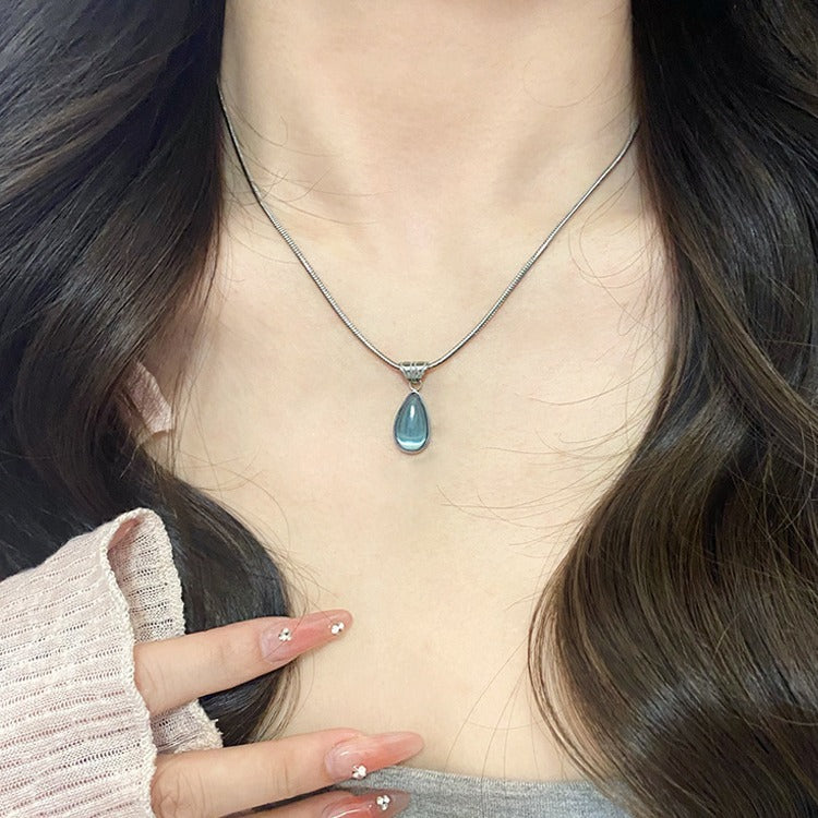 Teardrop Iridescent Gem Snake Chain Necklace (Cool & Gentle High-End Choker)