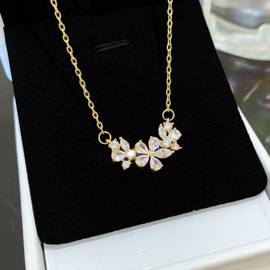 Three Flower Curved Diamond Necklace, S925 Sterling Silver Floral Clavicle Chain, Gold & Silver Two-Tone Elegant Jewelry for Women