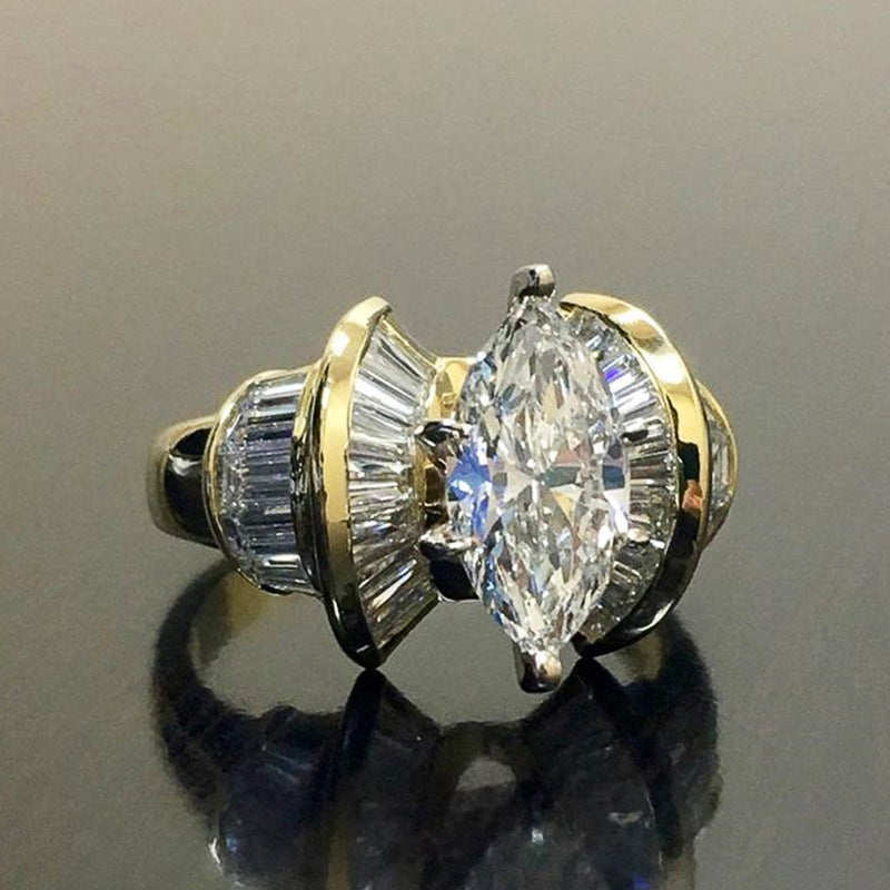 Marquise‑Cut Centre Diamond Baguette‑Accent Two‑Tone Vintage Women’s Ring