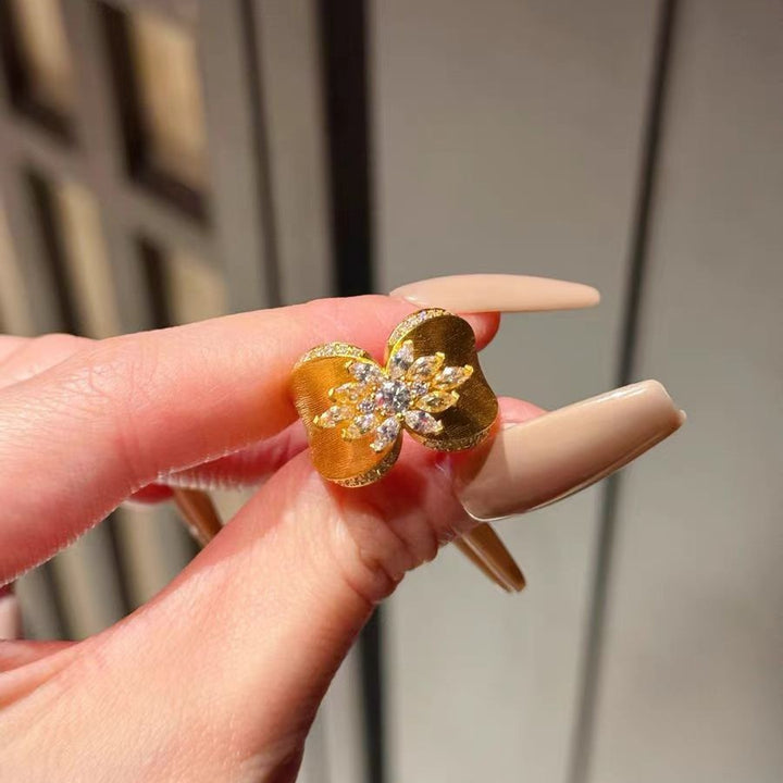 Brushed Finish Flower Diamond Statement Ring (2 Colors Luxury Delicate Band)