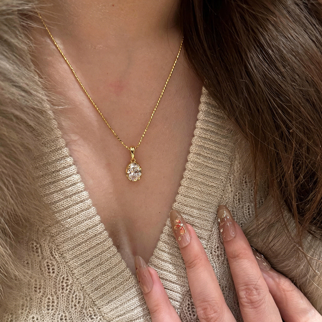 Oval Shiny Diamond Bezel Set Collarbone Necklace, 2 Colors Gold & Silver Minimal Luxury Oval Diamond Jewelry