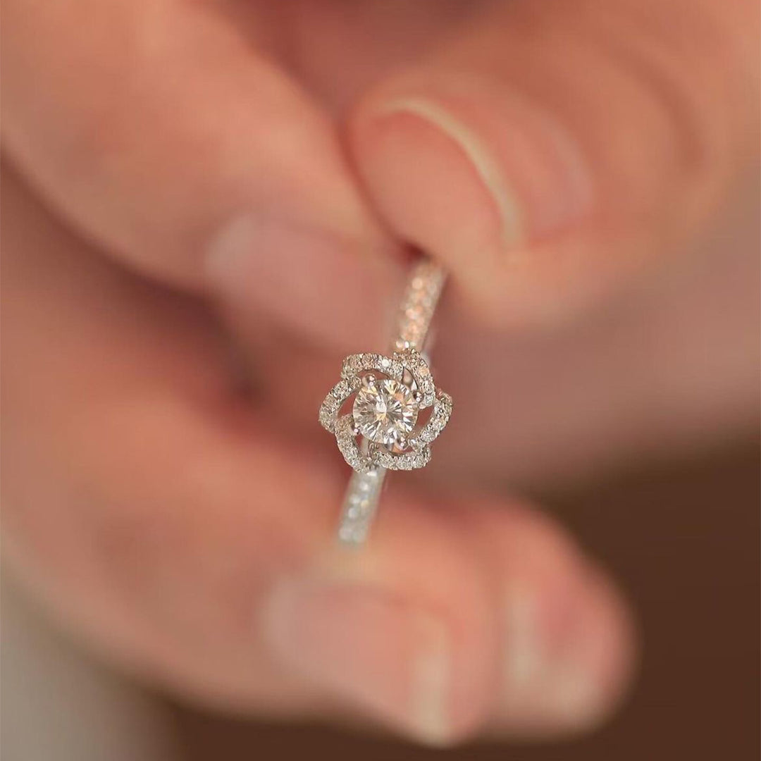 Floral Halo Center Stone Ring (Light Luxury Niche Engagement Ring)