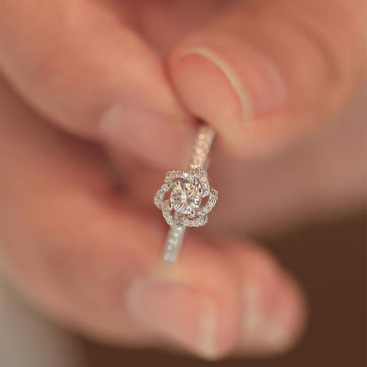 Floral Halo Center Stone Ring (Light Luxury Niche Engagement Ring)