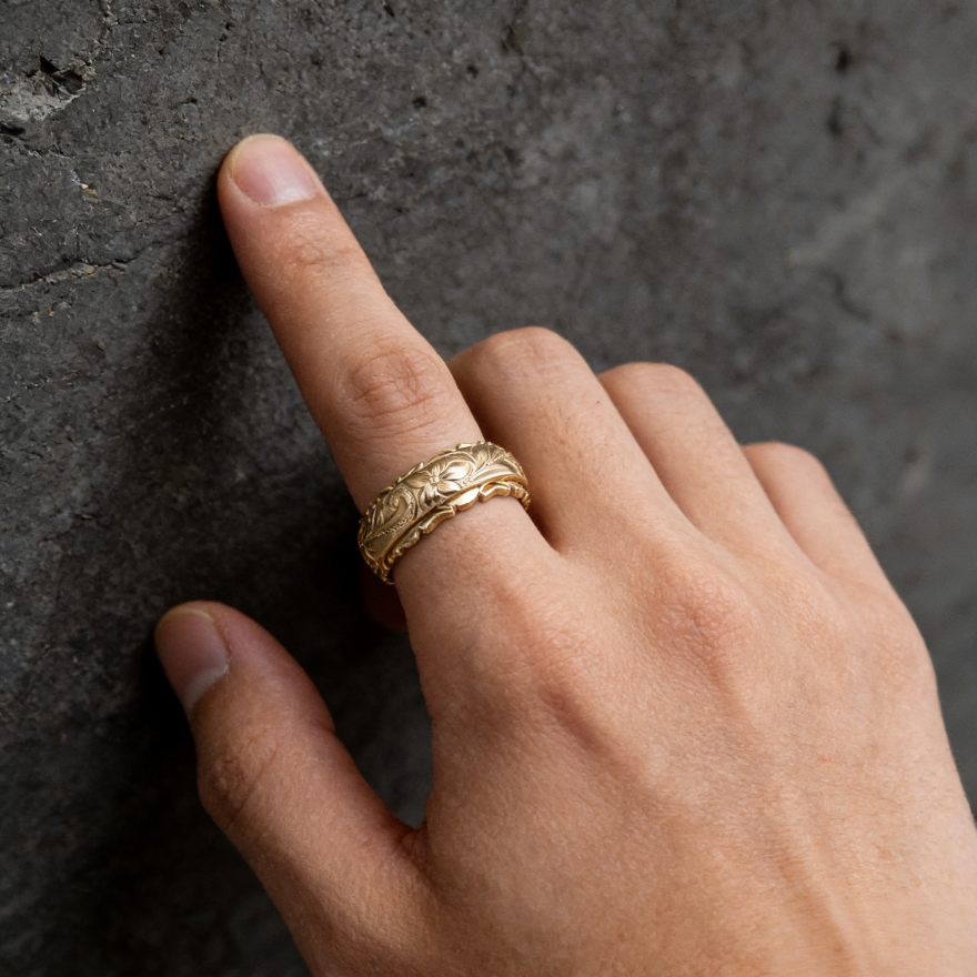 Hawaiian Engraved Floral Gold Band Ring (Vintage Court Style Wide Ring)