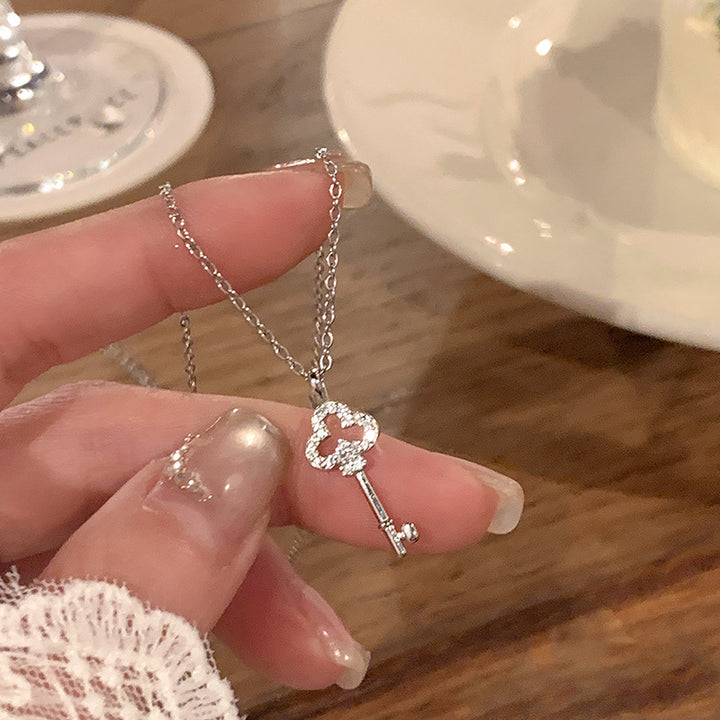 Clover Hollow Pave Diamond Key Collarbone Necklace, 2 Colors Gold & Silver Luxury Niche Guardian Jewelry