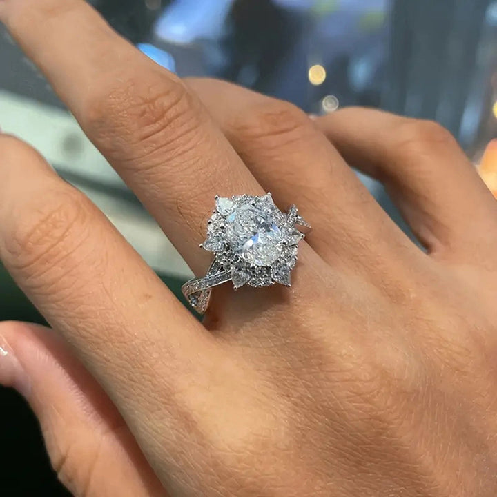 Sunflower Pavé Ring (Light Luxury Niche Luxurious Band)