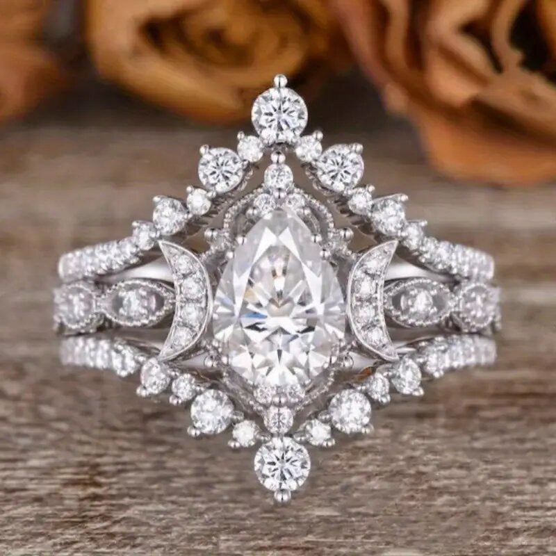Vintage Moon‑Star Pear‑Cut Multi‑Layer Paved Ring