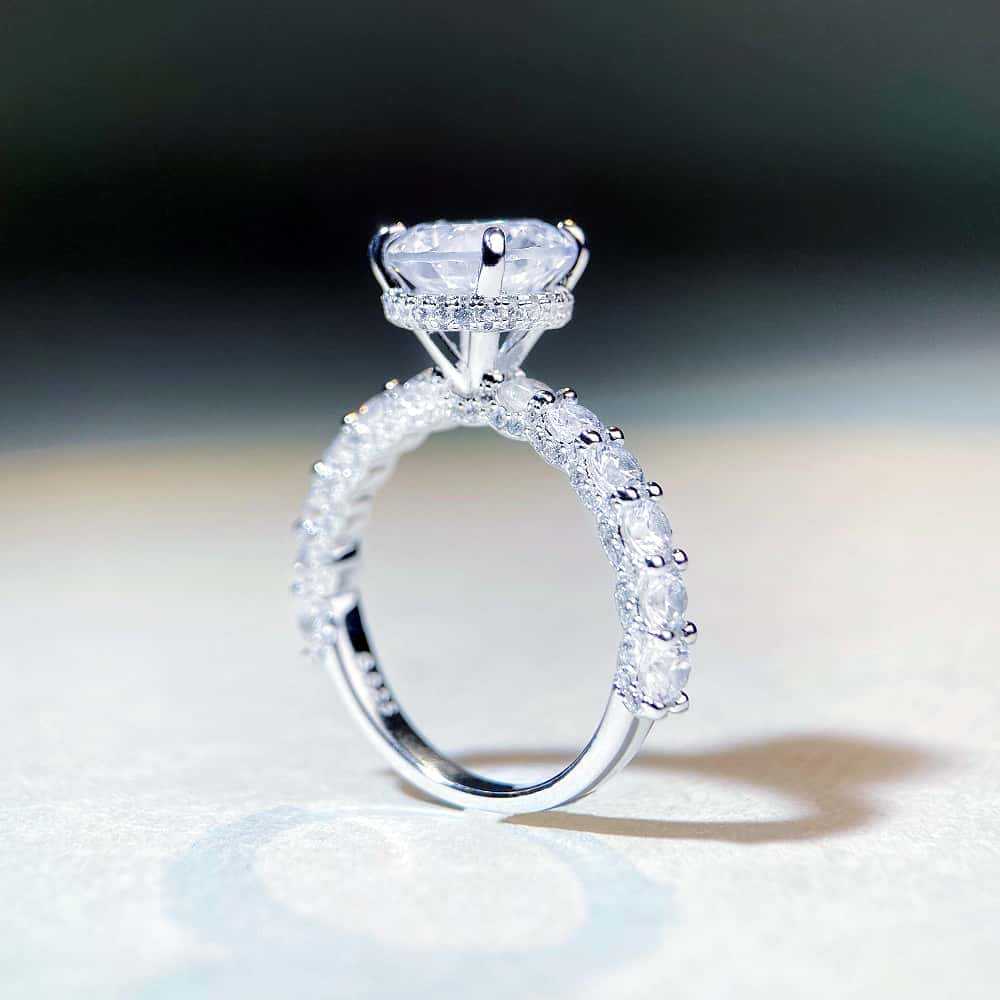 Round Stone Twisted Pave Ring