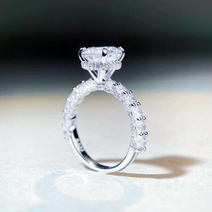 Round Stone Twisted Pave Ring