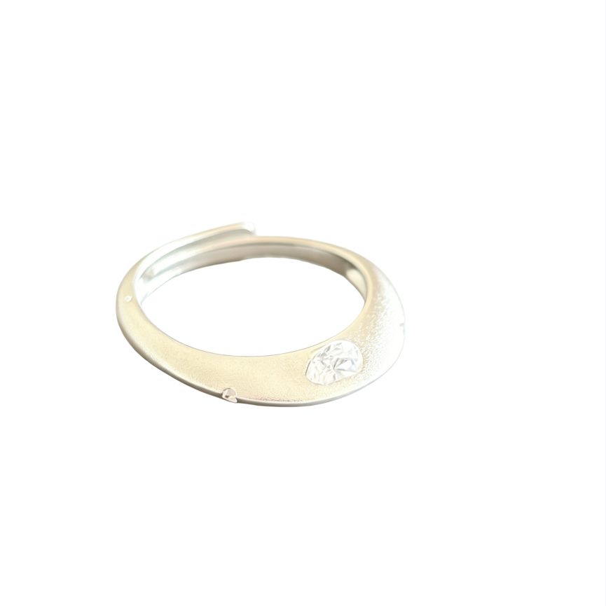 Horizontal Set Main Stone Plain Band Ring, Gold & Silver One-Bar Cross Zircon Light Luxury Band
