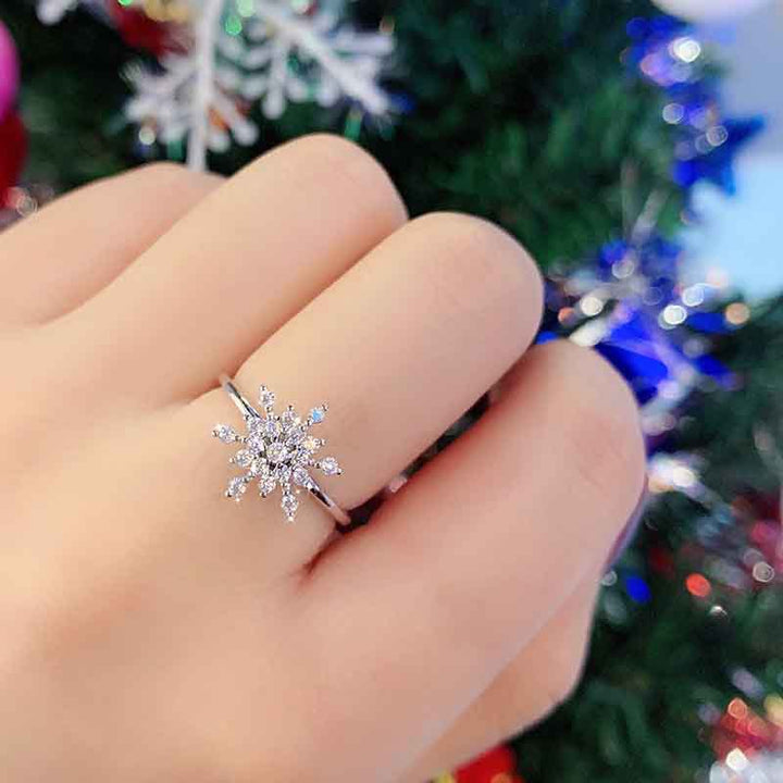 Snowflake Pavé Ring (Light Luxury Niche Winter Ambiance Band)