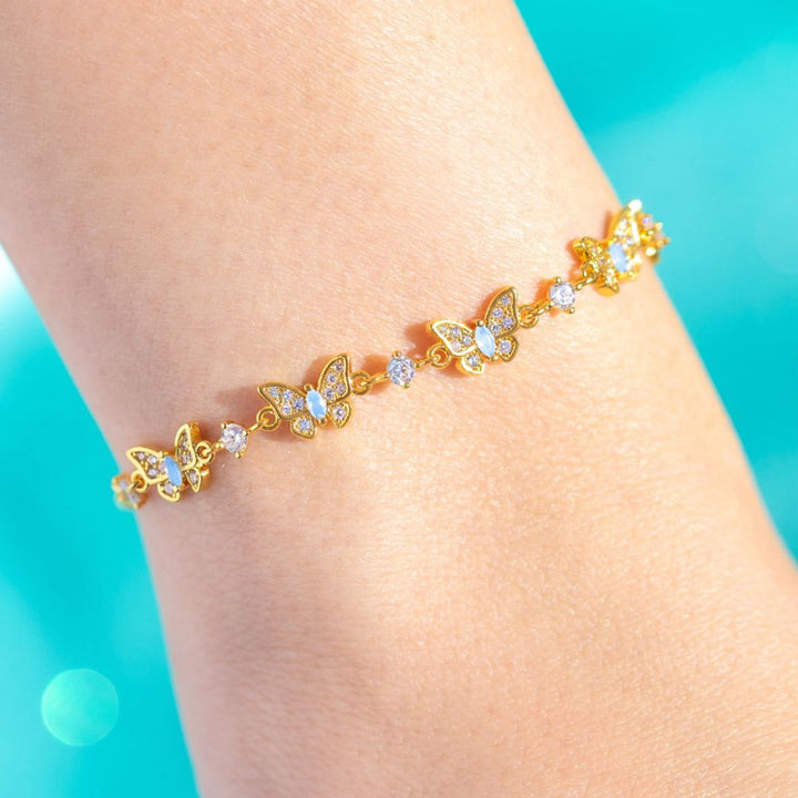 Iridescent Shell Butterfly & Pave Diamond Slider Bracelet (Sweet-Cool Girlish Heart Light Luxury Style)