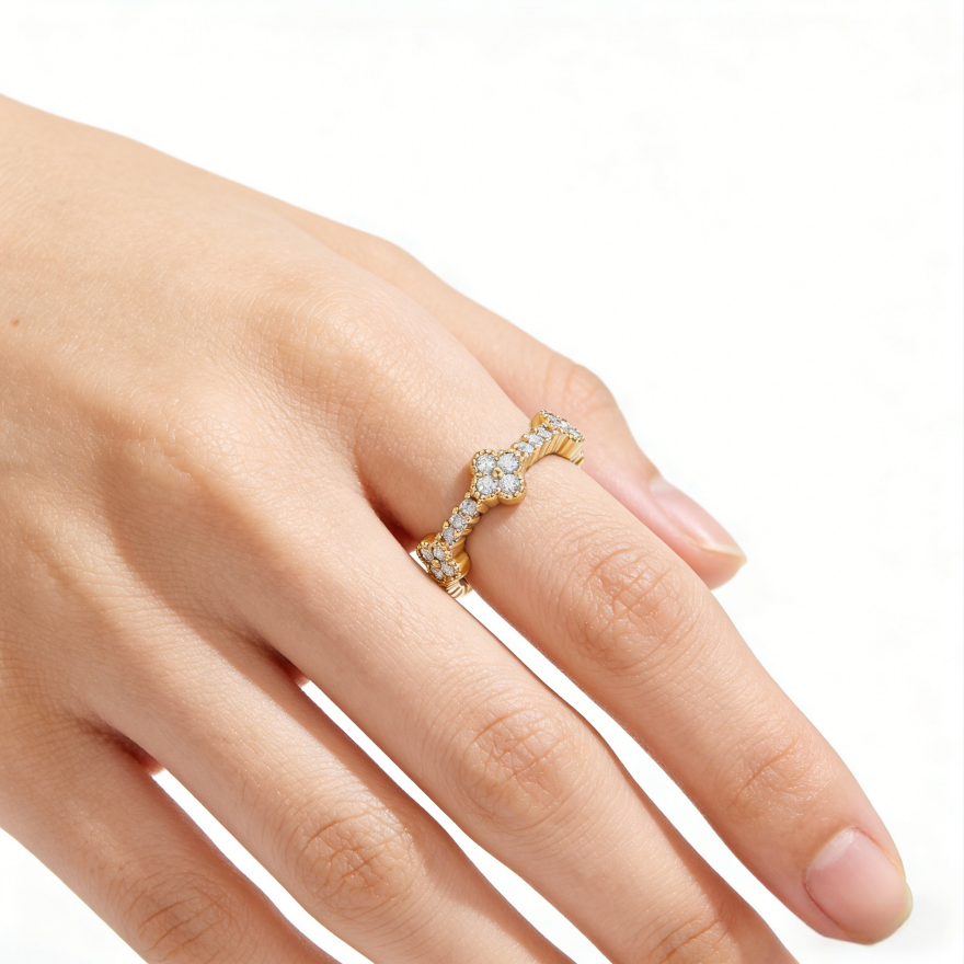 Four-Leaf Clover Pavé Gear Edge Ring Set (Luxury Vintage Lucky Band)