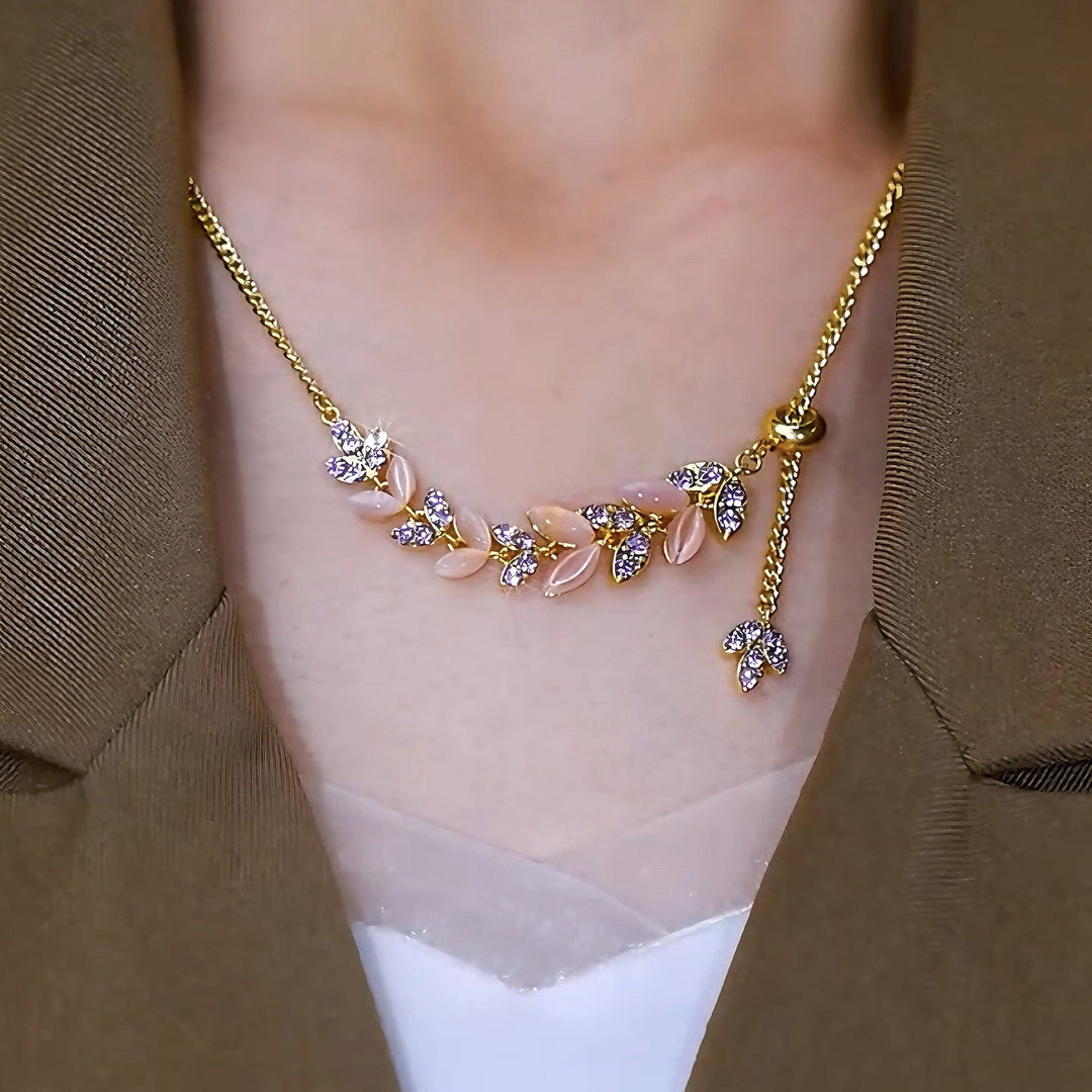 Pink Leaf Diamond-Inlaid Drawstring Clavicle Chain (Gentle Mature Style Series)
