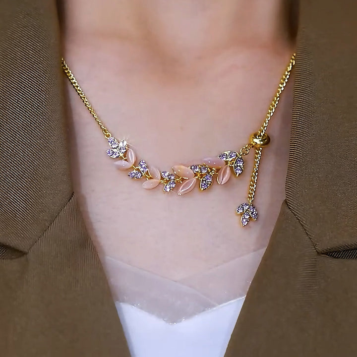 Pink Leaf Diamond-Inlaid Drawstring Clavicle Chain (Gentle Mature Style Series)
