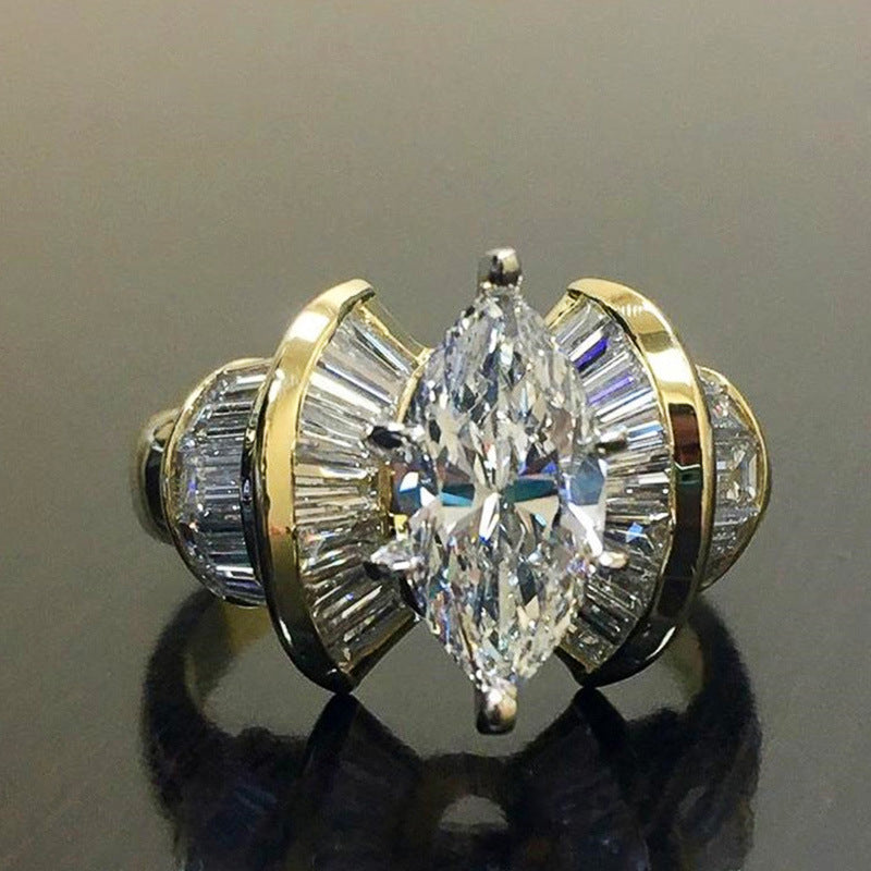 Marquise‑Cut Centre Diamond Baguette‑Accent Two‑Tone Vintage Women’s Ring