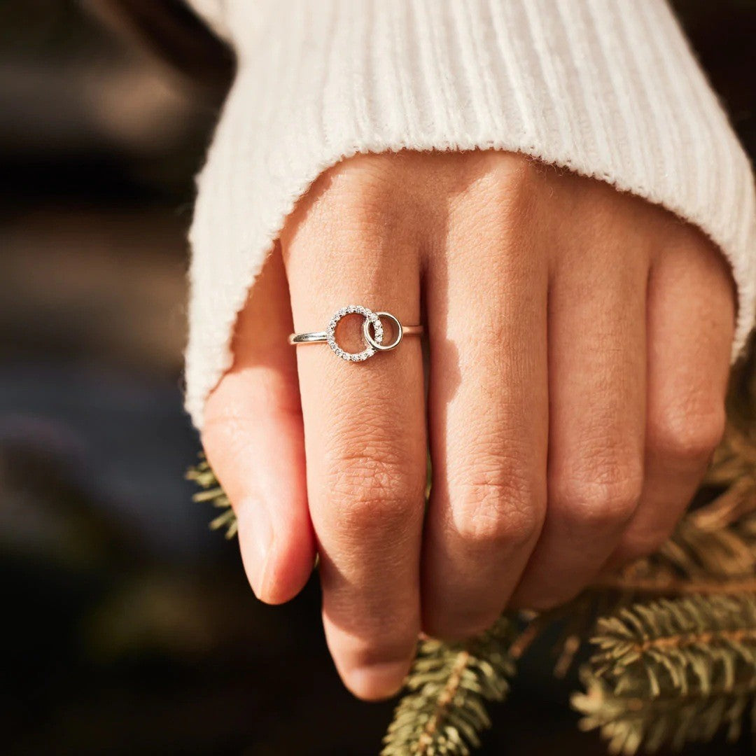 Interlocking Double Ring Pave Diamond Ring (Light Luxury Niche Stackable Ring)