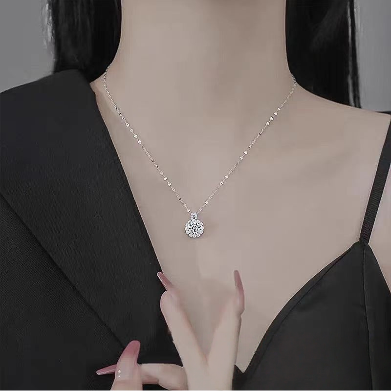 Luxury Round Diamond Halo Necklace (Classic Prong-Set Pendant Chain)