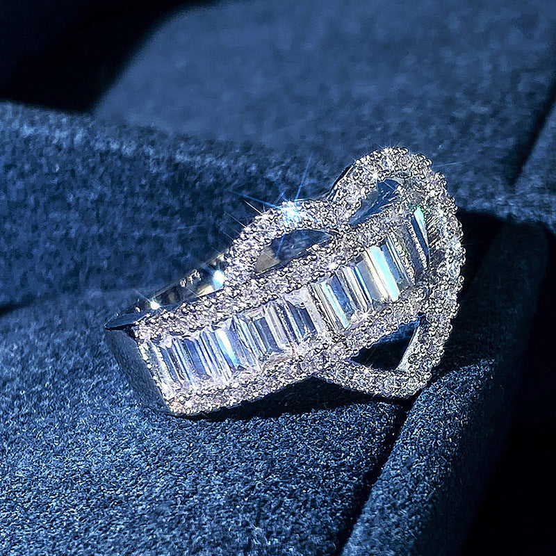 Heart Shaped Baguette Diamond Intertwined Ring (Light Luxury Personalized Romantic Style)