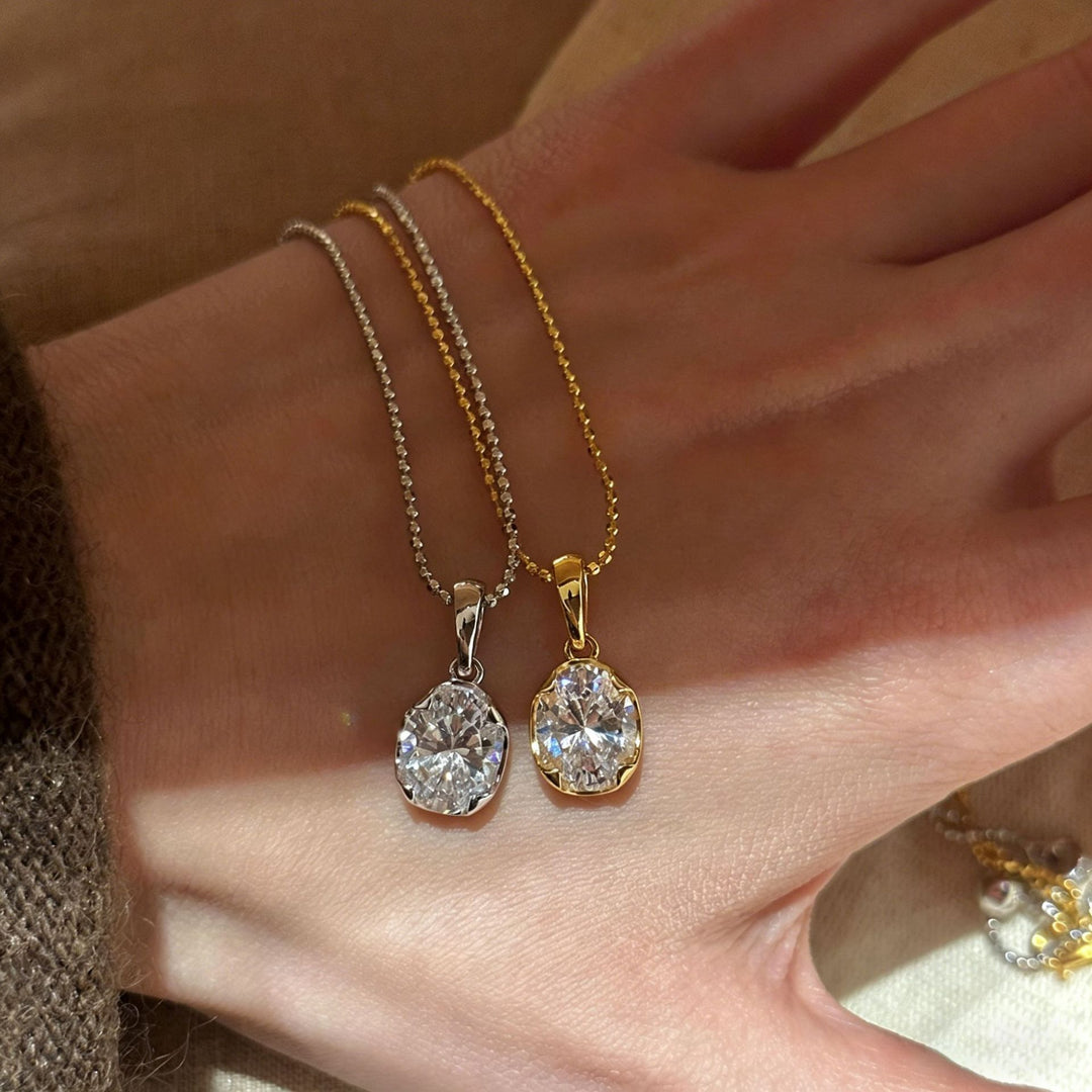 Oval Shiny Diamond Bezel Set Collarbone Necklace, 2 Colors Gold & Silver Minimal Luxury Oval Diamond Jewelry