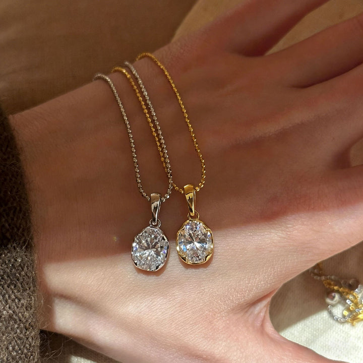 Oval Shiny Diamond Bezel Set Collarbone Necklace, 2 Colors Gold & Silver Minimal Luxury Oval Diamond Jewelry
