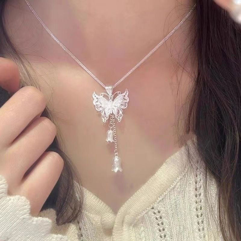 Vintage Double Layer Butterfly Lily of the Valley Pendant Necklace, Antique Silver Ethnic Hollow Pattern Collarbone Chain