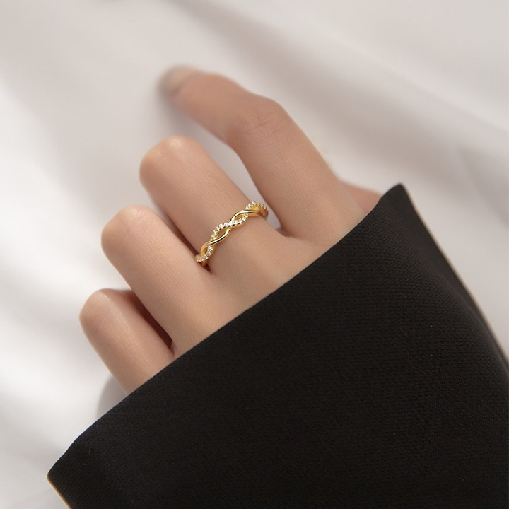 Twisted Diamond Stackable Ring (2 Colors Delicate Luxury Band)