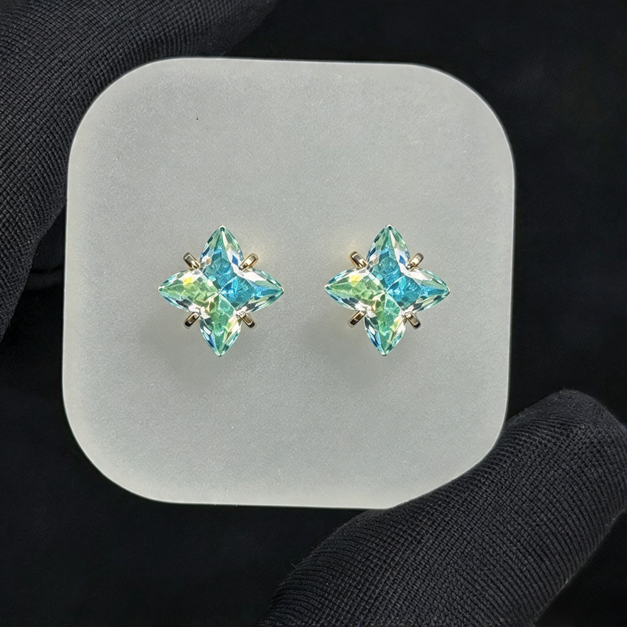 Gradient Color Clover Stud Earrings