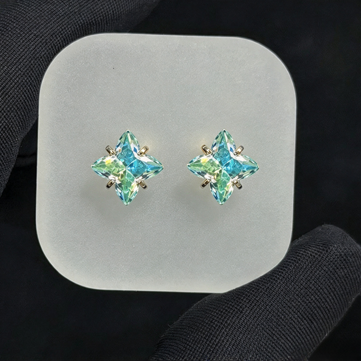 Gradient Color Clover Stud Earrings
