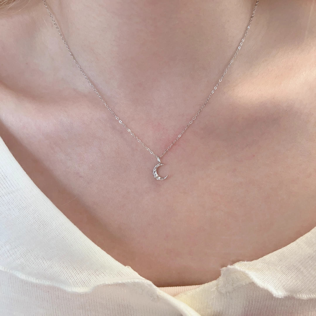 Textured Mini Moon Choker Set (Light Luxury Niche Fresh Necklace)