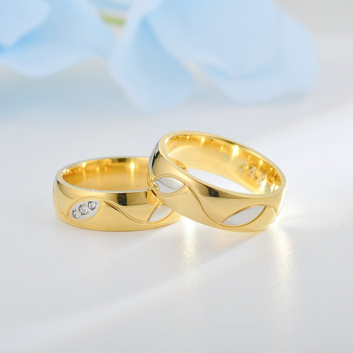 Two-Tone Heart-Accent Couple's Ring – Minimalist Gold & Silver Contrast Engagement/Wedding Bands