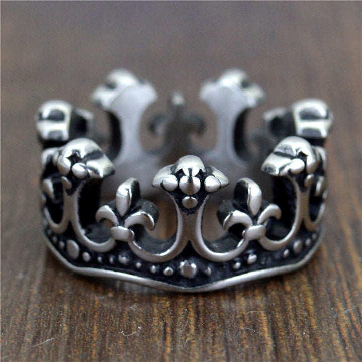 Vintage Crown Statement Ring (Unisex Gothic Engraved Band)