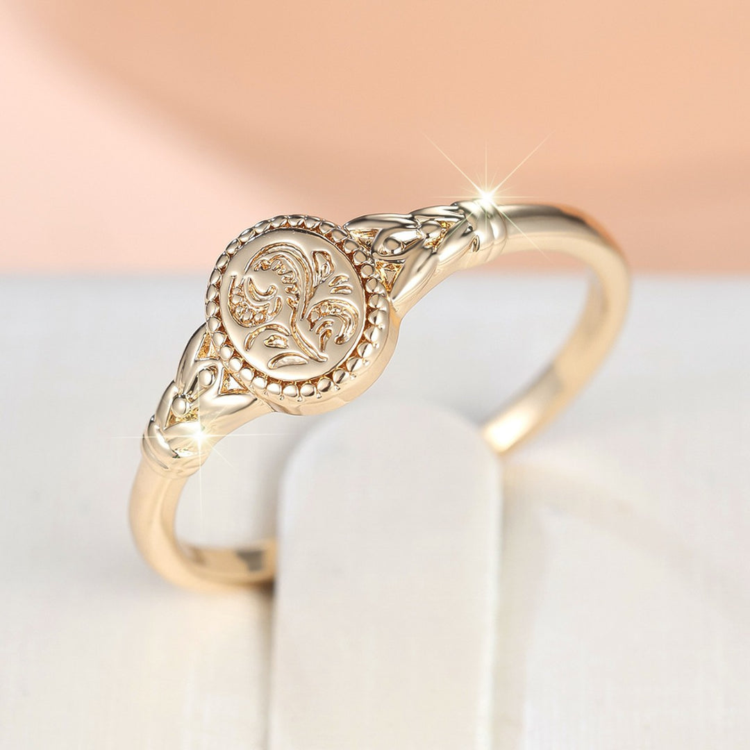 Vintage Engraved Floral Oval‑Plate 14K Gold Thin Band Ring