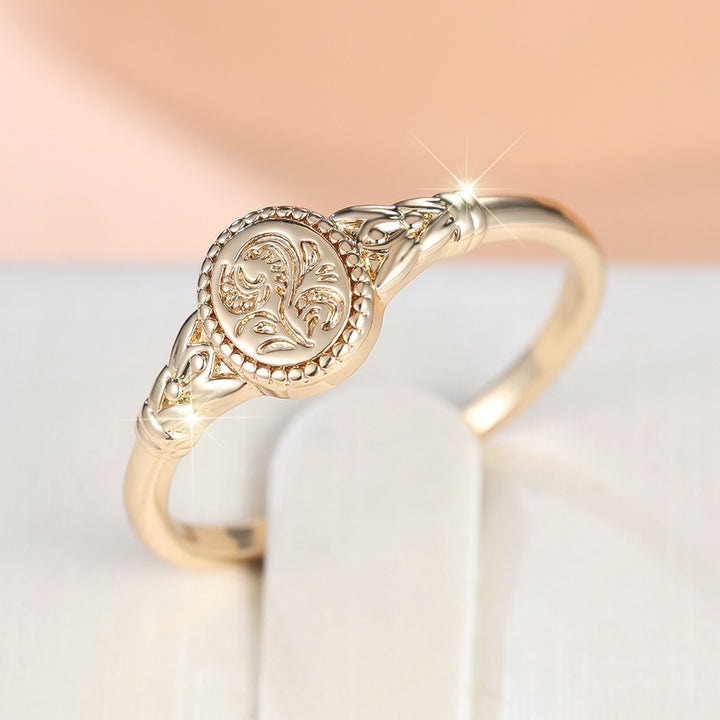 Vintage Engraved Floral Oval‑Plate 14K Gold Thin Band Ring