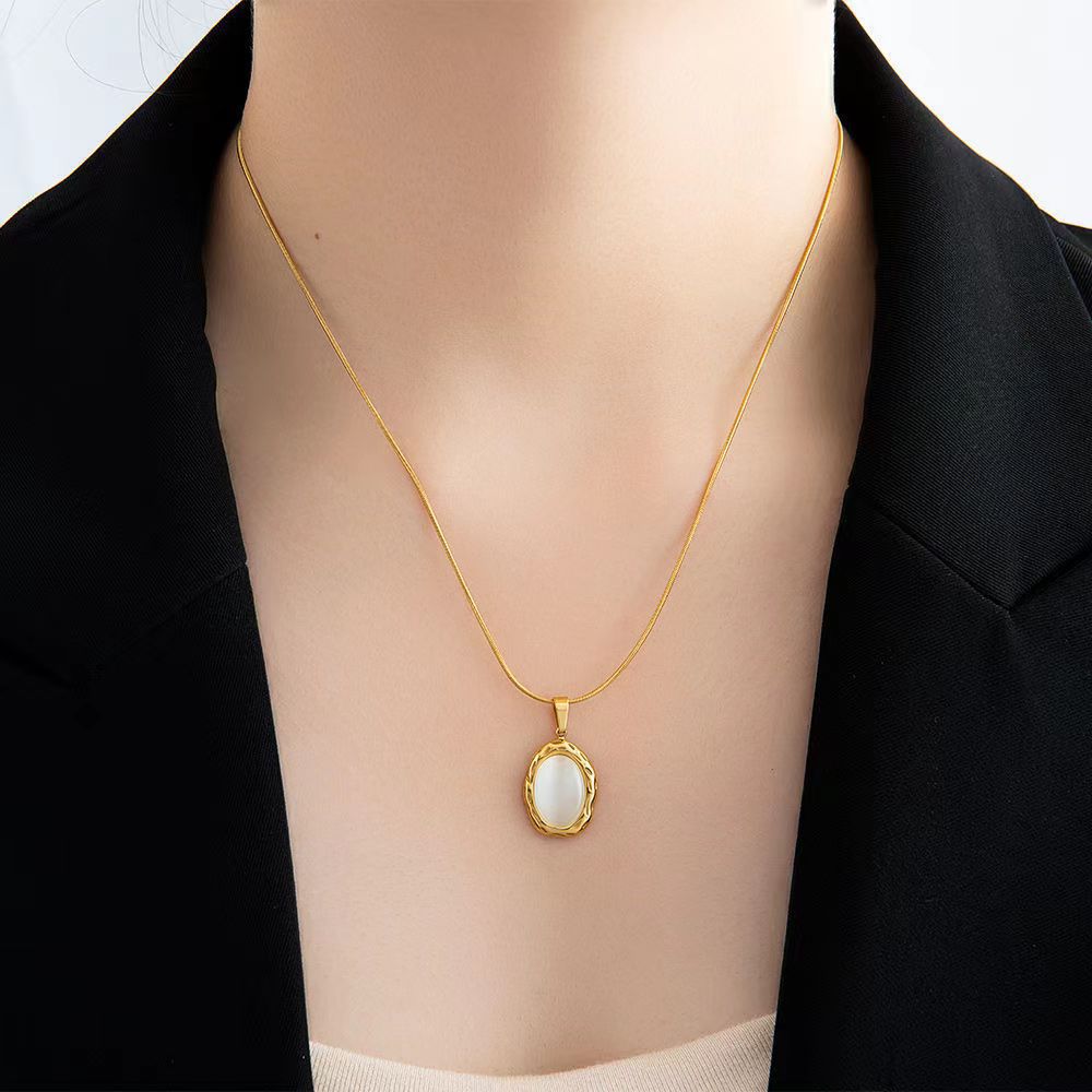 Textured Cat's Eye Pendant Necklace (Light Luxury Niche Vintage Necklace)