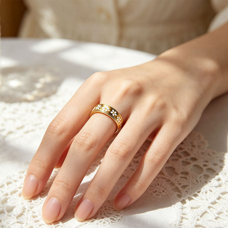Daisy Enamel Spinner Ring, Anxiety Relief Rotatable Daisy S925 Silver Band