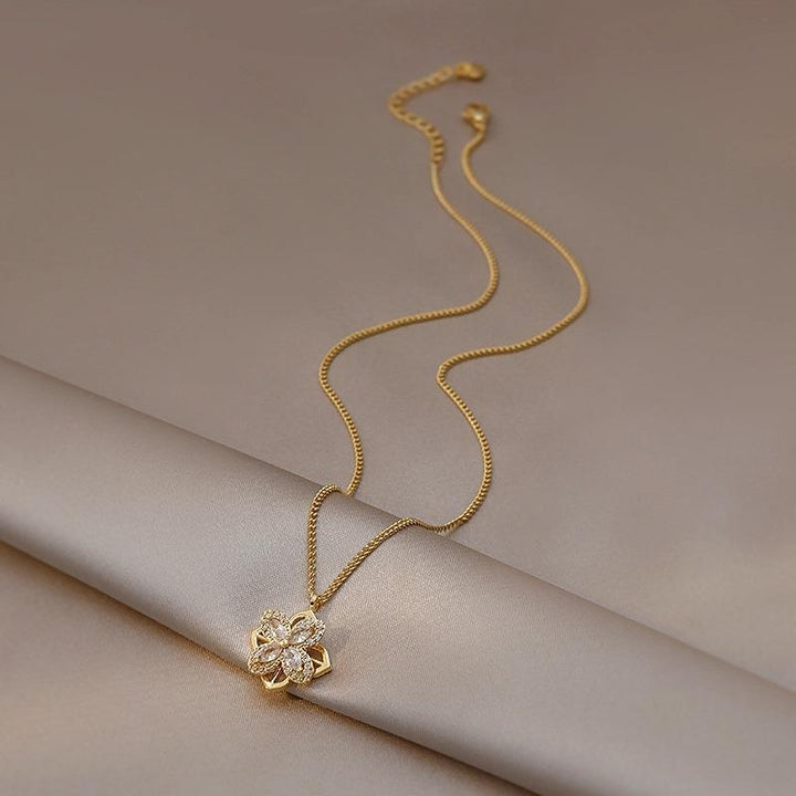 Rotatable Four-Leaf Flower Diamond-Studded Clavicle Chain (Understated Light Luxury Style)