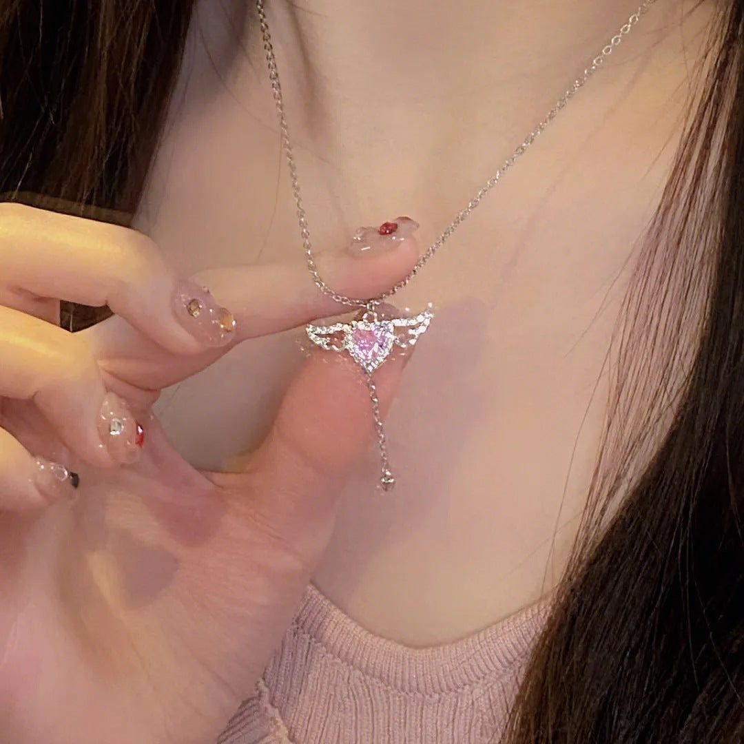 Cupid's Heart - A luxurious and sophisticated zircon necklace for versatile women.